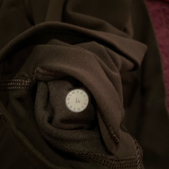 dark green lululemon leggings - Picture 4 of 4